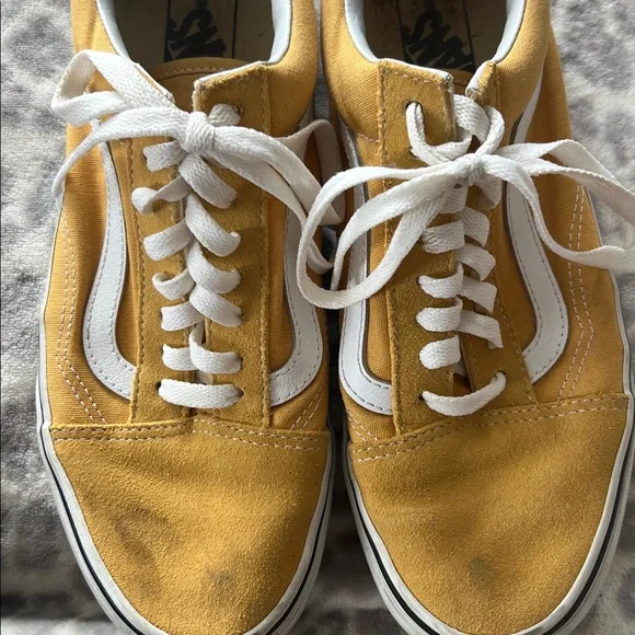 Vans - Picture 7 of 9